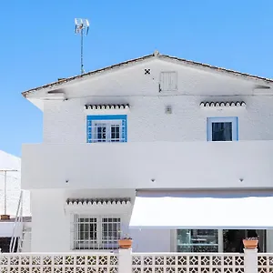 wonderful-villa-white-and-blue-in-the-center-of-torremolinos.es-andalucia.com/